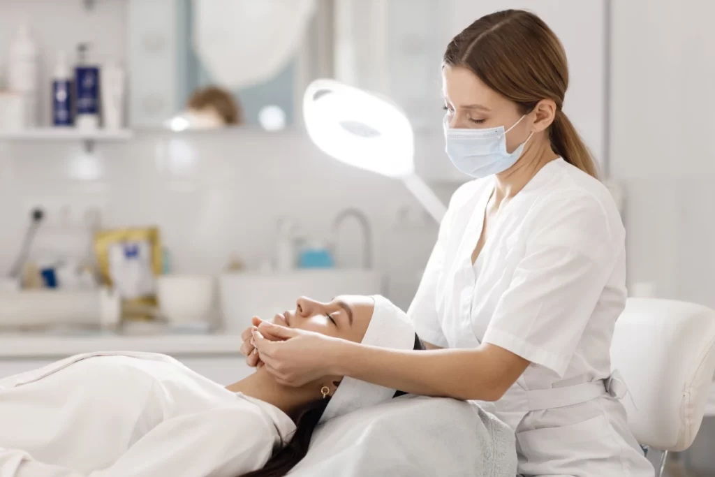 A complete guide to aesthetics qualifications in the US